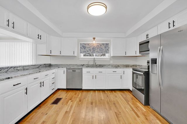 273 Dunhamtown Palmer Rd, Brimfield, MA 01010