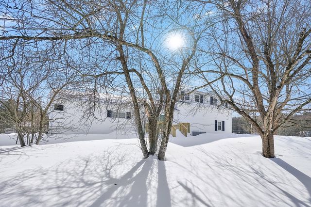 273 Dunhamtown Palmer Rd, Brimfield, MA 01010