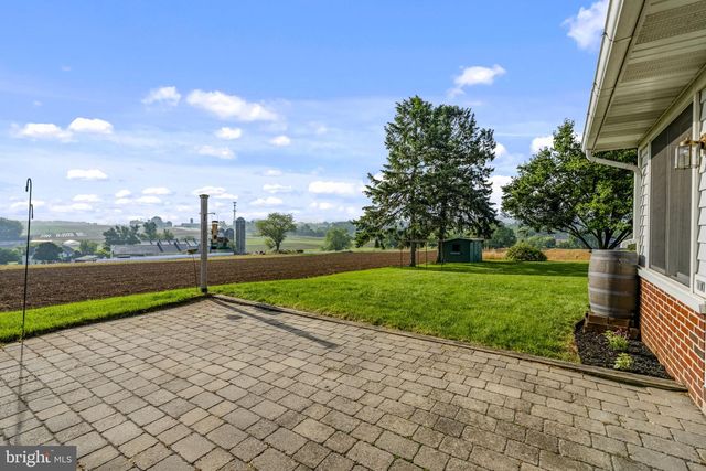 2136 HOBSON RD, Lancaster, PA 17602