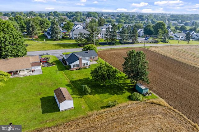 2136 HOBSON RD, Lancaster, PA 17602