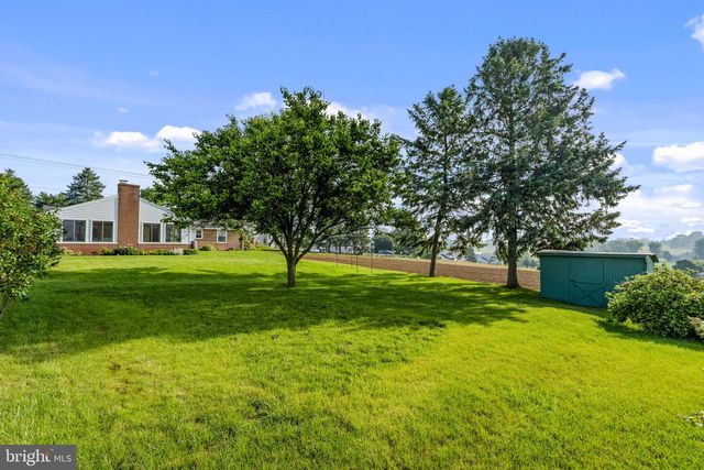 2136 HOBSON RD, Lancaster, PA 17602