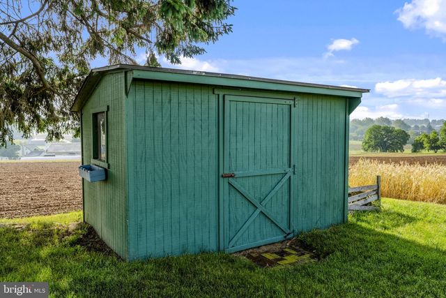 2136 HOBSON RD, Lancaster, PA 17602