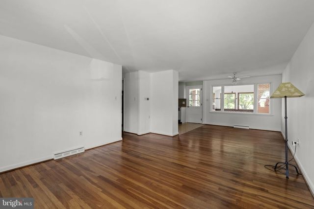 2136 HOBSON RD, Lancaster, PA 17602
