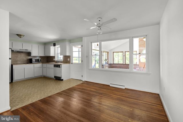 2136 HOBSON RD, Lancaster, PA 17602