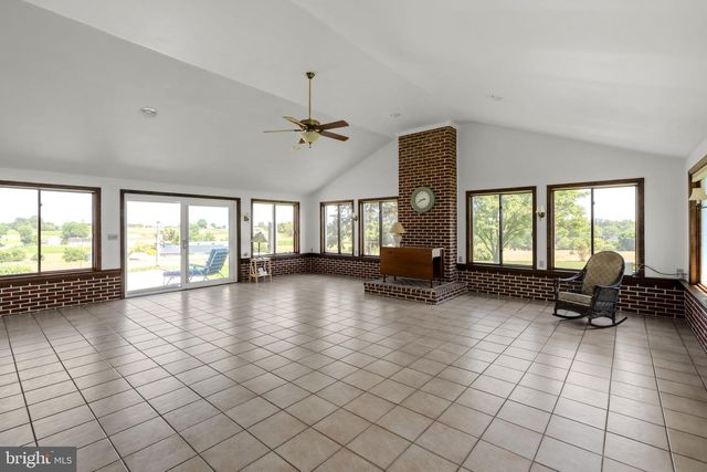 2136 HOBSON RD, Lancaster, PA 17602