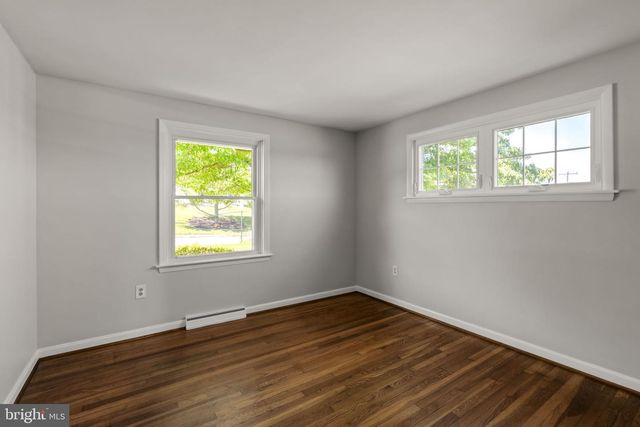 2136 HOBSON RD, Lancaster, PA 17602