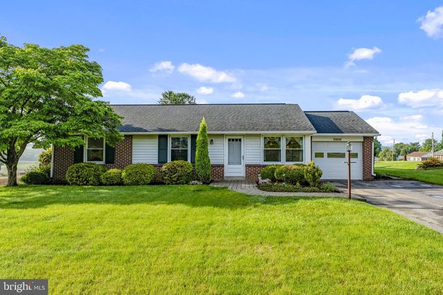 2136 HOBSON RD, Lancaster, PA 17602