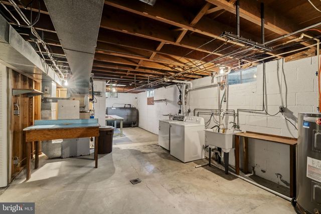 2136 HOBSON RD, Lancaster, PA 17602