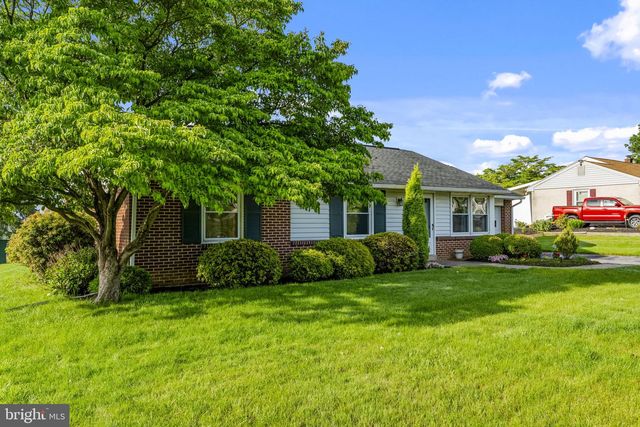 2136 HOBSON RD, Lancaster, PA 17602
