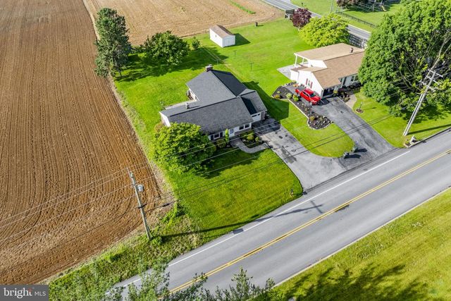 2136 HOBSON RD, Lancaster, PA 17602