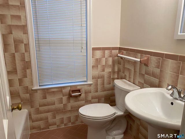 817 Newfield Avenue, Stamford, CT 06905