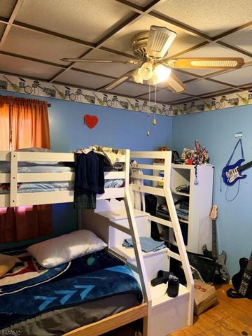 52 Lakeview Ave, Paterson City, NJ 07503