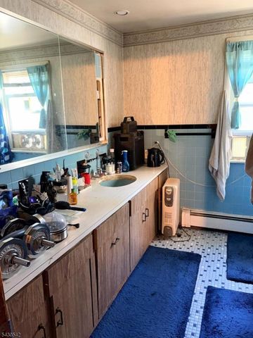 52 Lakeview Ave, Paterson City, NJ 07503