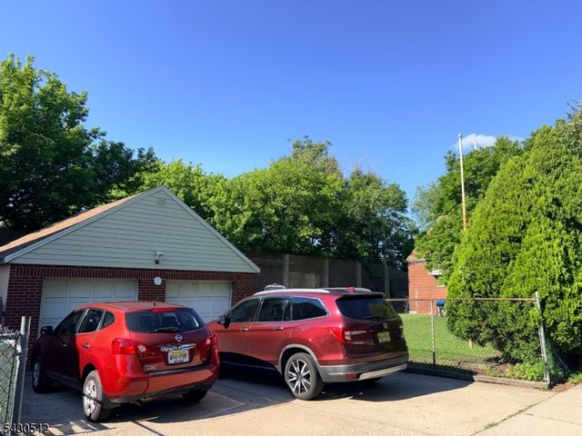 52 Lakeview Ave, Paterson City, NJ 07503