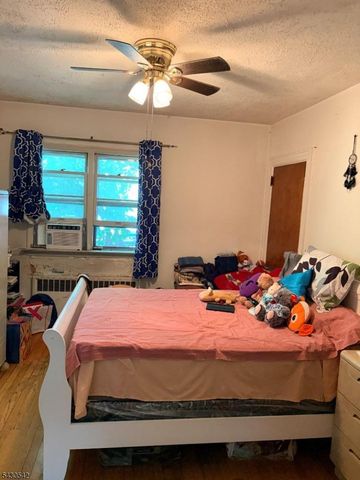 52 Lakeview Ave, Paterson City, NJ 07503