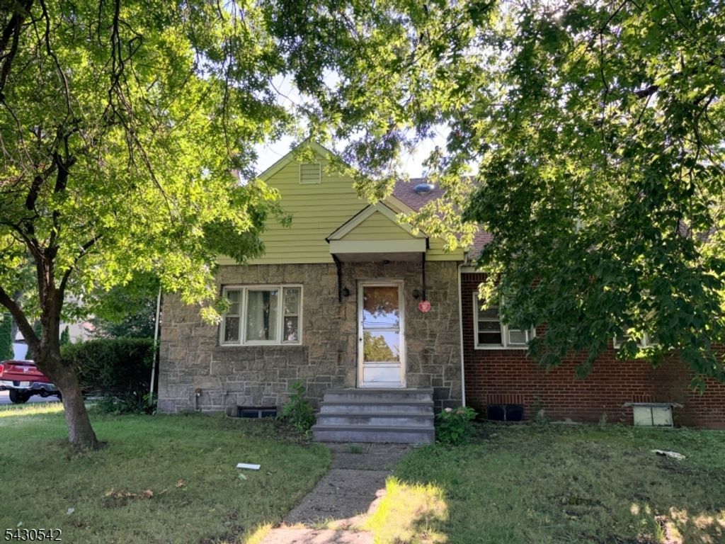 52 Lakeview Ave, Paterson City, NJ 07503