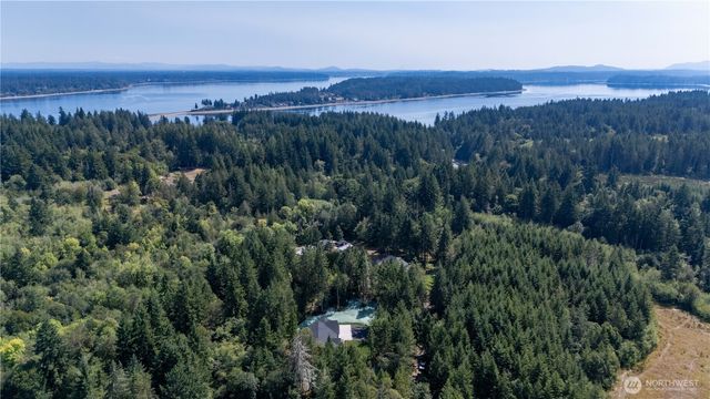 8908 Hunter Point NW, Olympia, WA 98502