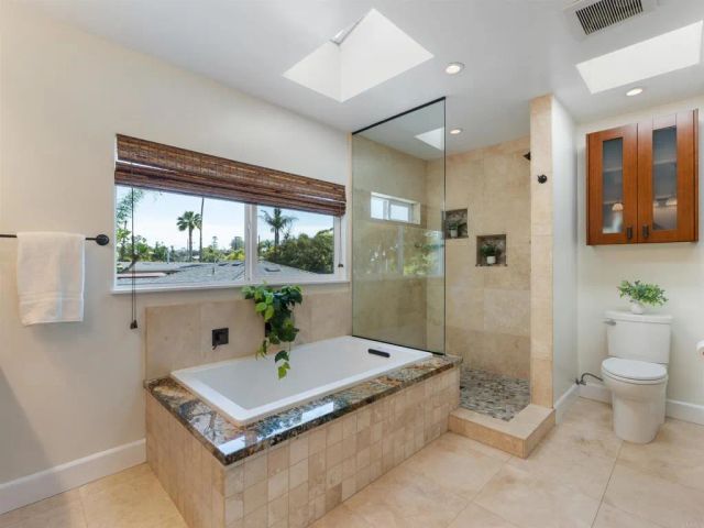 1220 Morse Street, Oceanside, CA 92054