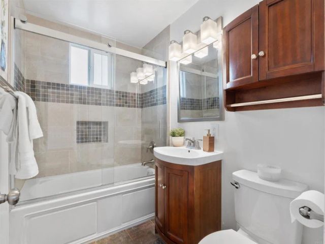 1220 Morse Street, Oceanside, CA 92054