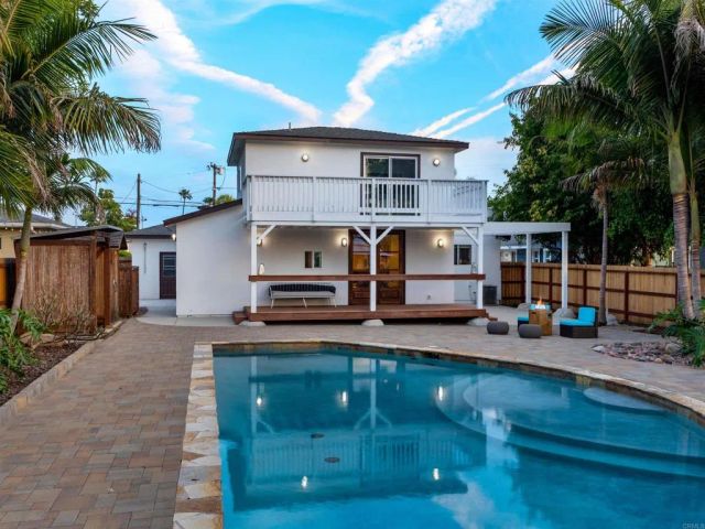 1220 Morse Street, Oceanside, CA 92054