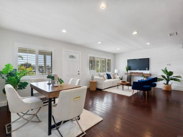 1220 Morse Street, Oceanside, CA 92054