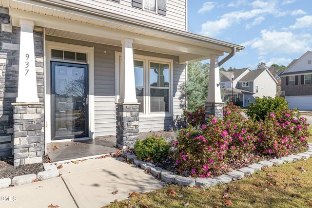 937 Golden Plum Lane, Zebulon, NC 27597