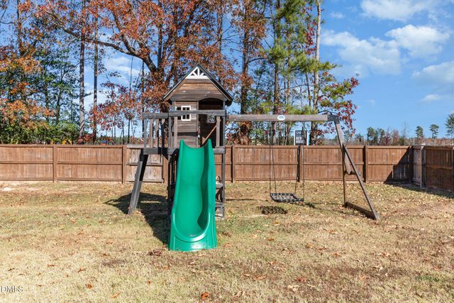 937 Golden Plum Lane, Zebulon, NC 27597