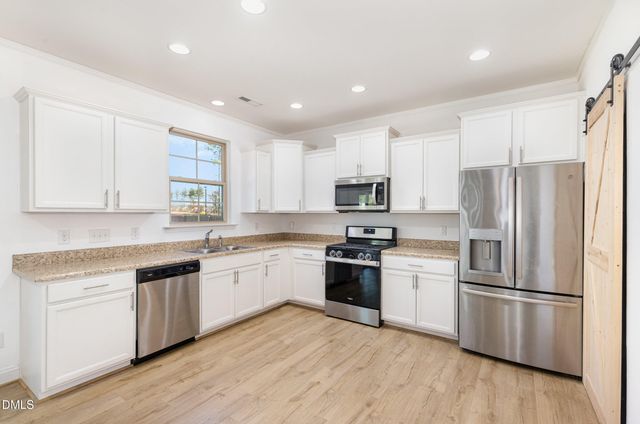 937 Golden Plum Lane, Zebulon, NC 27597