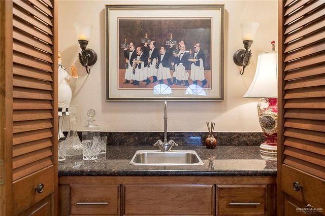 305 Toronto Avenue, Mcallen, TX 78503