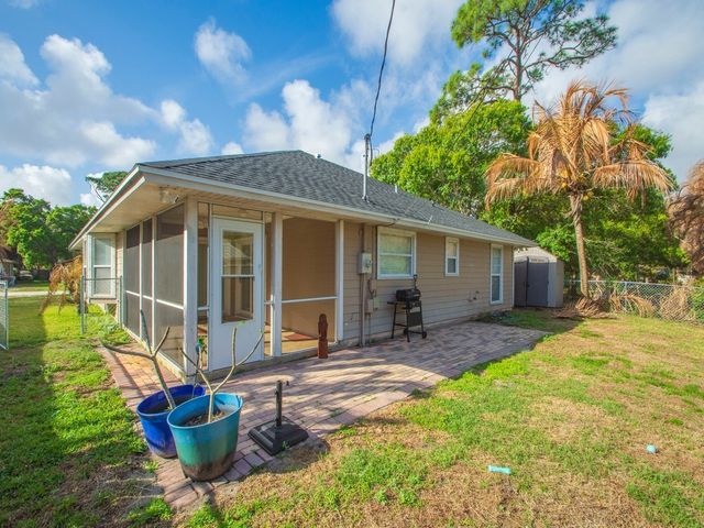 3446 1st Street, Vero Beach, FL 32968
