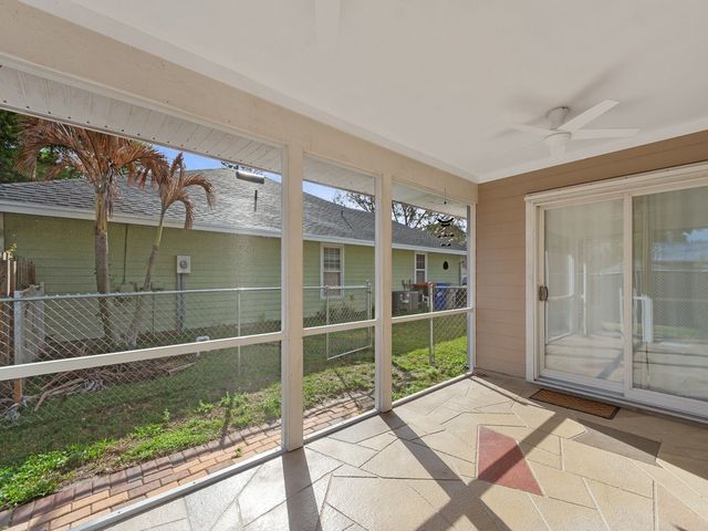 3446 1st Street, Vero Beach, FL 32968