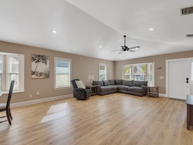 3446 1st Street, Vero Beach, FL 32968