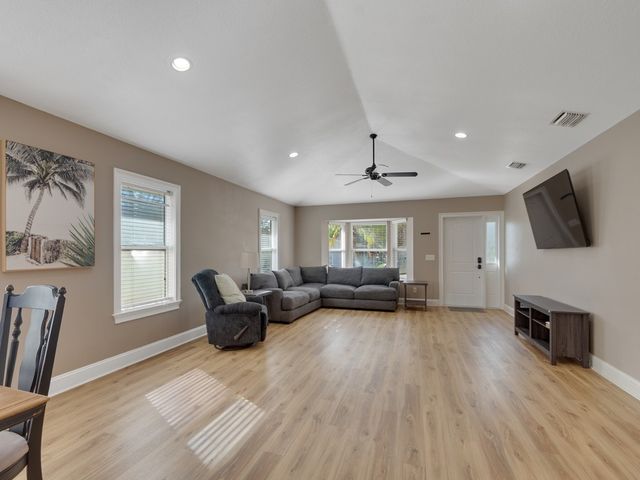 3446 1st Street, Vero Beach, FL 32968