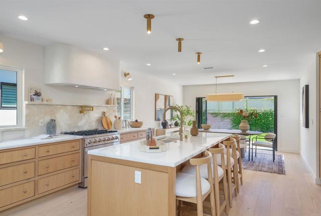 3660 Purdue Ave, Los Angeles, CA 90066