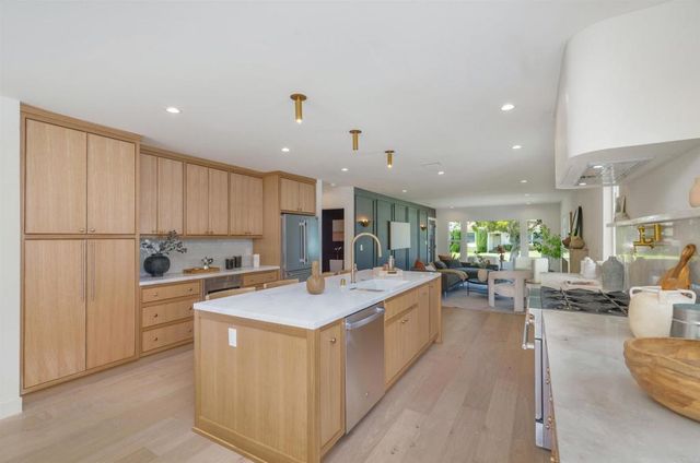 3660 Purdue Ave, Los Angeles, CA 90066