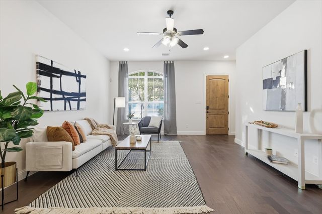 4642 Rhett Lane B, Carrollton, TX 75010