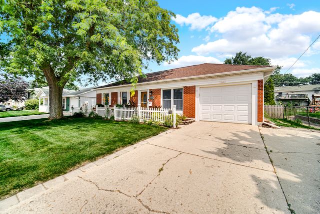 724 Union Avenue, Romeoville, IL 60446