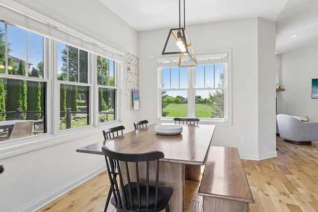 2113 Peaceful Valley Parkway, Waunakee, WI 53597