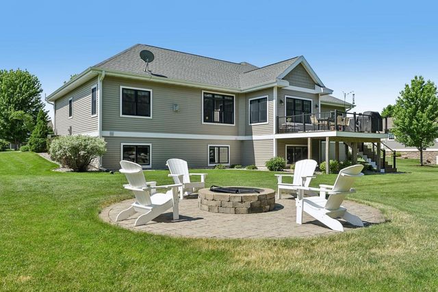 2113 Peaceful Valley Parkway, Waunakee, WI 53597
