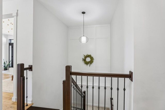 2113 Peaceful Valley Parkway, Waunakee, WI 53597