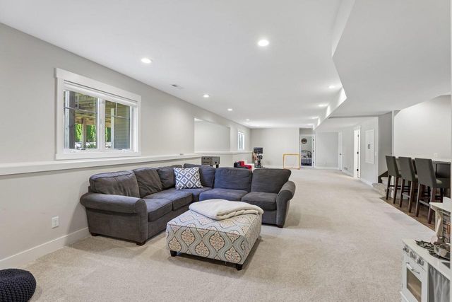 2113 Peaceful Valley Parkway, Waunakee, WI 53597