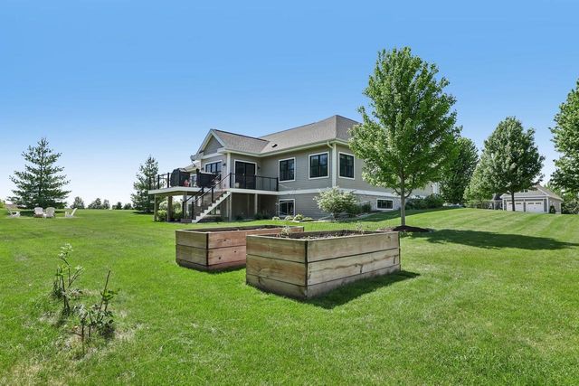 2113 Peaceful Valley Parkway, Waunakee, WI 53597