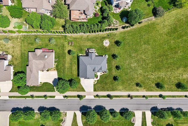 2113 Peaceful Valley Parkway, Waunakee, WI 53597