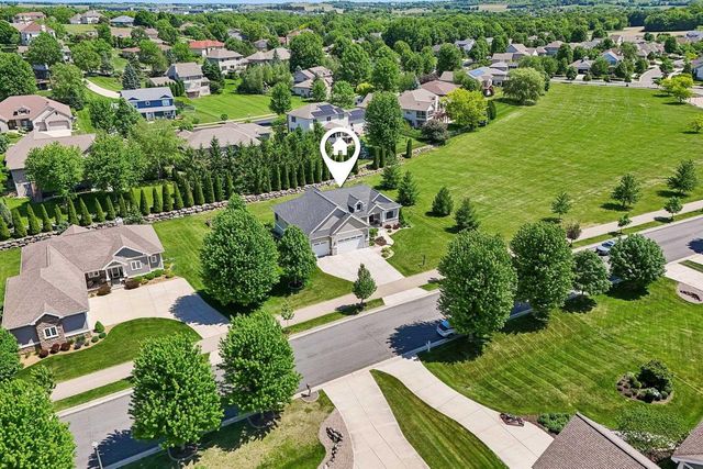 2113 Peaceful Valley Parkway, Waunakee, WI 53597