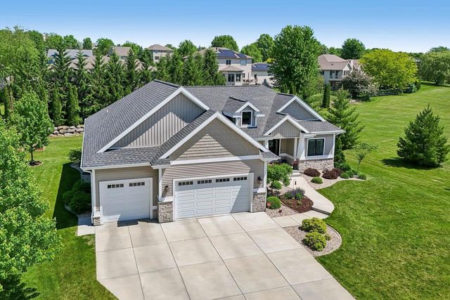 2113 Peaceful Valley Parkway, Waunakee, WI 53597