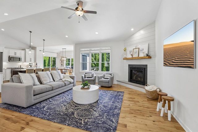 2113 Peaceful Valley Parkway, Waunakee, WI 53597