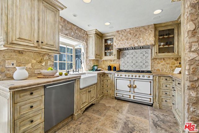2408 34th Street 4, Santa Monica, CA 90405
