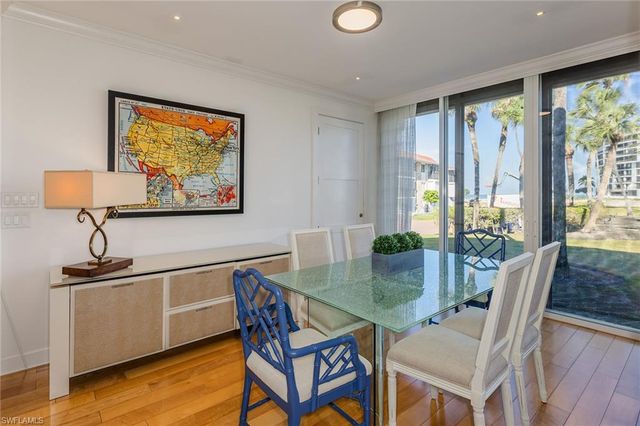 2203 Gulf Shore BLVD N E1, Naples, FL 34102