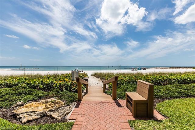 2203 Gulf Shore BLVD N E1, Naples, FL 34102