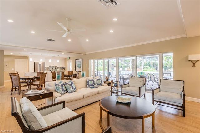 2203 Gulf Shore BLVD N E1, Naples, FL 34102